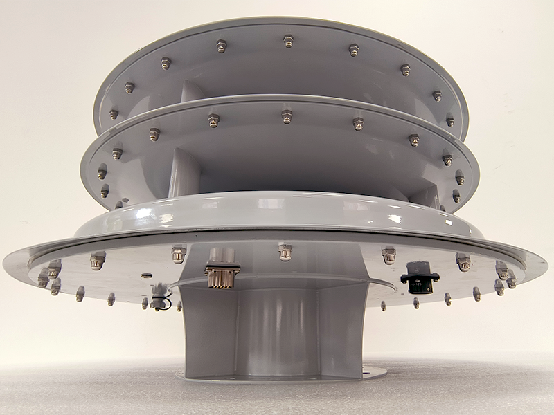 How do omni-directional speakers ensure full coverage?